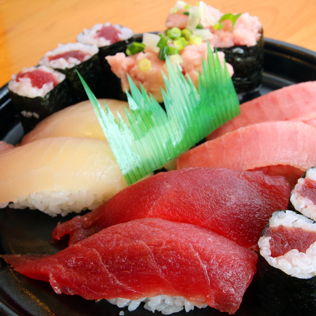 本マグロの中トロも 想像以上のクオリティー まぐろづくし 今日のやきオシ 栄養満点テイクアウト 回転寿司 浜慶 寿司 伊勢崎市 ぐんラボ