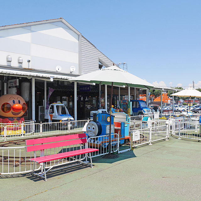 レトロ感のある遊園地の観覧車はららん藤岡のシンボルです 今日のやきオシ 道の駅ららん藤岡 ららん藤岡 ドライブ 道の駅 藤岡市 ぐんラボ