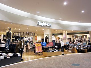 Right On ライトオン けやきウォーク前橋店 アパレル 服飾 前橋市 ぐんラボ