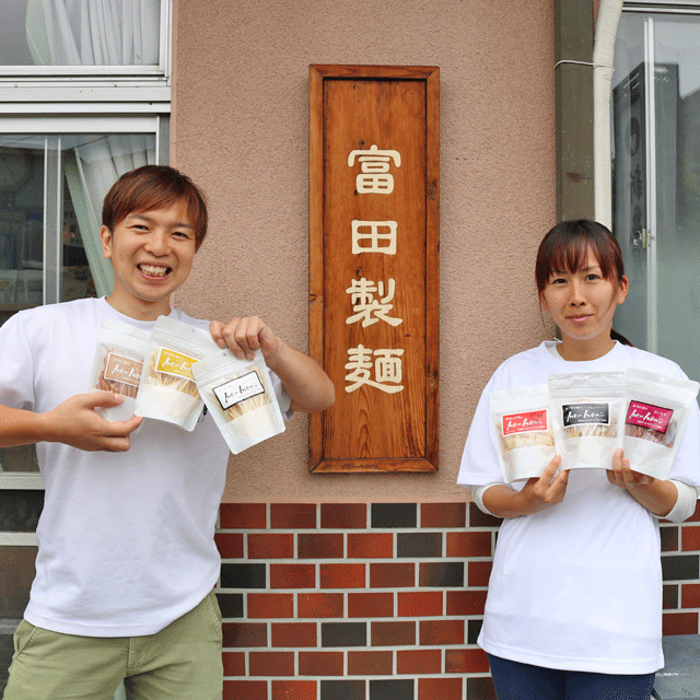 うどんがお菓子に大変身 軽い食感でやめられない 止まらない 今日のやきオシ ぐんまのうまいもの １ 自家製粉 地粉うどん 富田製麺 食品 甘楽郡下仁田町 甘楽町 南牧村 ぐんラボ