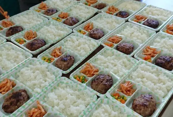 「しんあい子ども食堂」さんのお弁当。内容は毎回変わります。